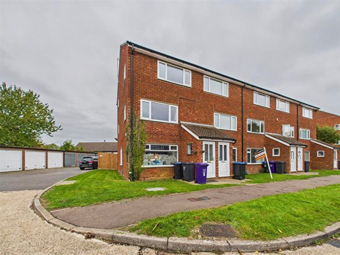 2 Bedroom Flat To Rent In Icknield Close, Ickleford, Hitchin, SG5