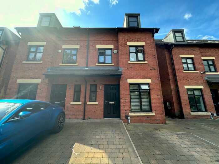 4 Bedroom Semi-Detached House To Rent In Old Boatyard Lane, Worsley, M28