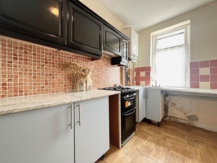 4 Bedroom Terraced House To Rent In Lister Street, Keighley, BD21