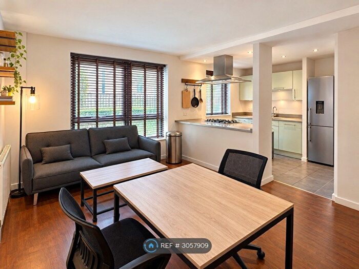 2 Bedroom Flat To Rent In Pelling St, London, E14