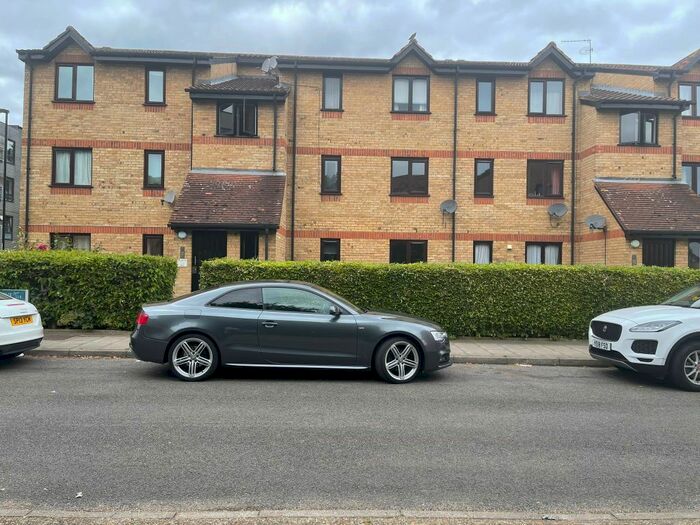 2 Bedroom Flat To Rent In , SE8