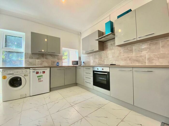 6 Bedroom House To Rent In St. Peters Grove *Student * Video Tour Available*, PO5