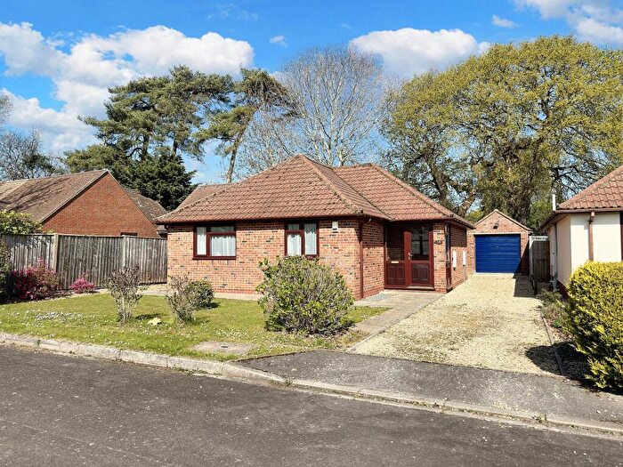 2 Bedroom Detached House For Sale In Wentworth Gardens, Holbury, SO45