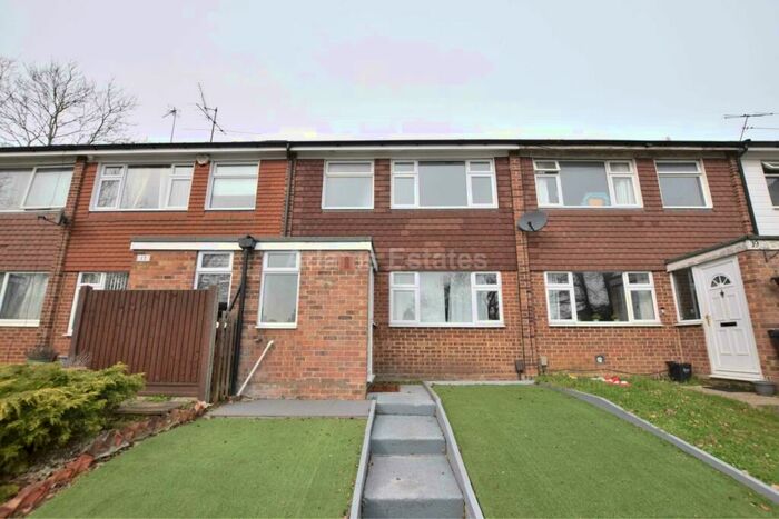 3 Bedroom Terraced House To Rent In Hanwood Close, Woodley, RG5