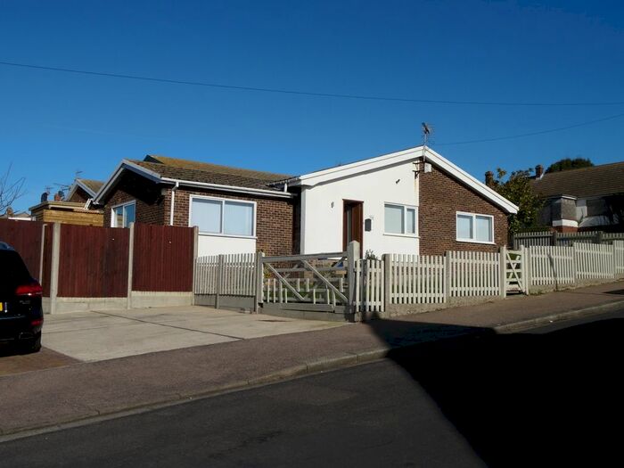 3 Bedroom Bungalow To Rent In West Cliff Drive, Herne Bay, CT6
