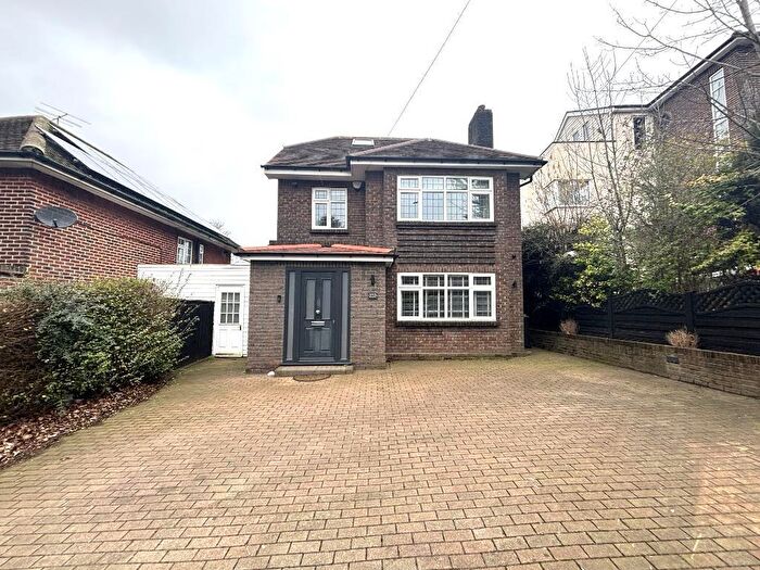 5 Bedroom Detached House For Sale In Stockingstone Road, Old Bedford Road Area, Luton, Bedfordshire, LU2