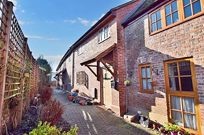 2 Bedroom Terraced House To Rent In White Horse Mews Thame, OX9