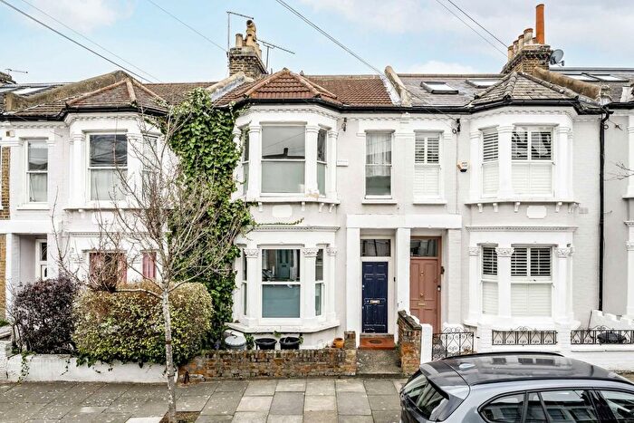 2 Bedroom Flat To Rent In Parma Crescent, London, SW11