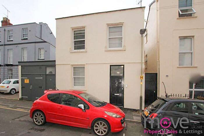 1 Bedroom Apartment To Rent In Grosvenor Street, Cheltenham, GL52
