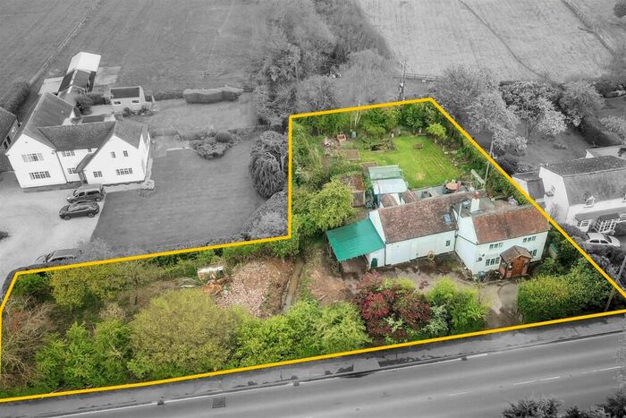 4 Bedroom Detached House For Sale In Kings Coughton, Alcester With Annexe, B49