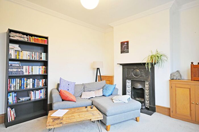 3 Bedroom Flat To Rent In Cowley Mansions, Mortlake High Street, Mortlake, SW14