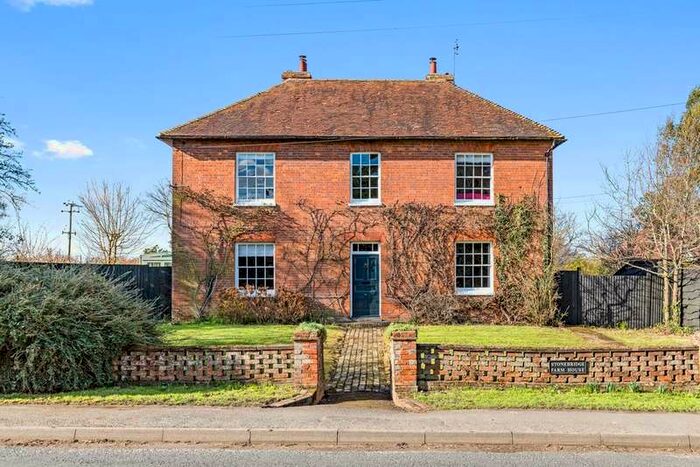 4 Bedroom House For Sale In Brook Street, Woodchurch, TN26