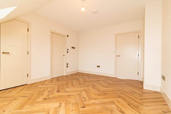 2 Bedroom Duplex For Sale In The Green, Surrey, CR6