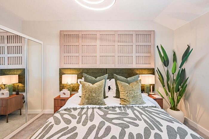 1 Bedroom Flat For Sale In Park Quarter, Barnet, EN4