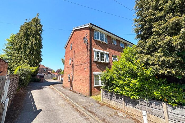 1 Bedroom Apartment For Sale In Church Road, Urmston, Manchester, M41