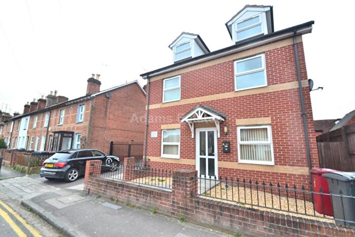 1 Bedroom Flat To Rent In Winver Place, Cumberland Road, Reading, RG1
