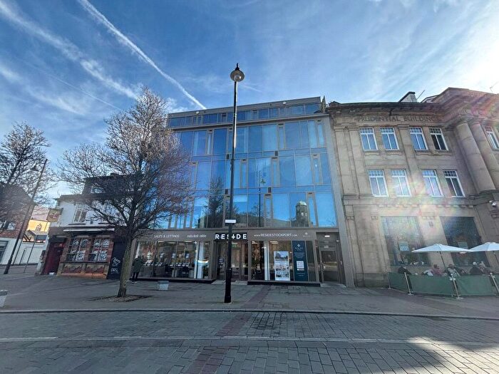 1 Bedroom Flat For Sale In St. Petersgate, Stockport, Greater Manchester, SK1