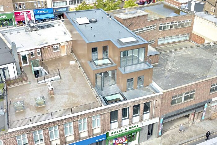 3 Bedroom Apartment To Rent In Lewis Grove, Lewisham, SE13