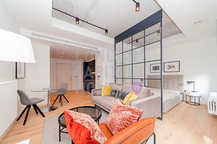 Apartment To Rent In Rendel House, Goodluck Hope Walk, E14