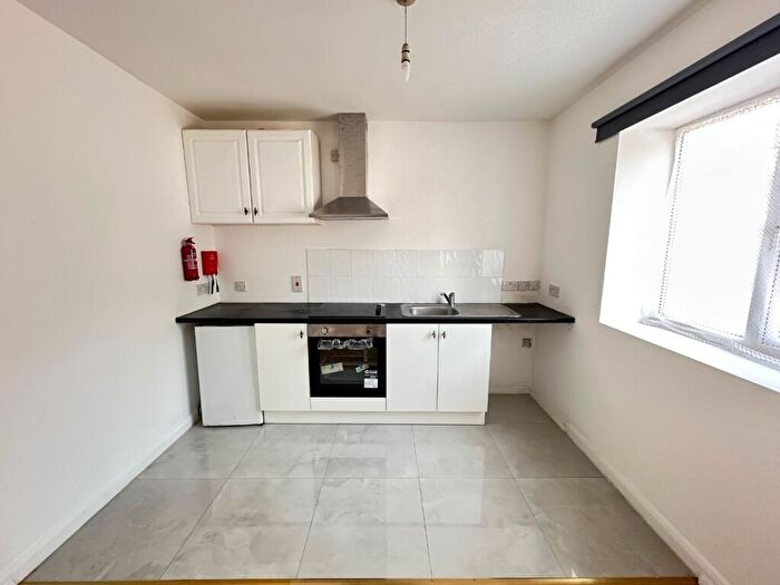 1 Bedroom Maisonette To Rent In Flat, Frederick Street, Luton, Bedfordshire, LU2