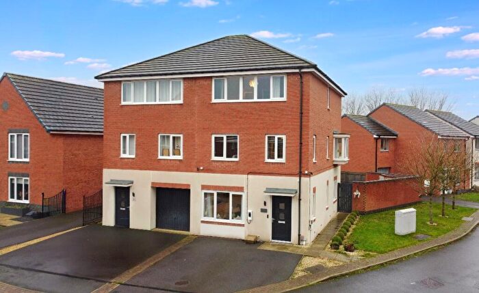 4 Bedroom Semi-Detached House For Sale In Gibb Avenue, Darlington, DL1