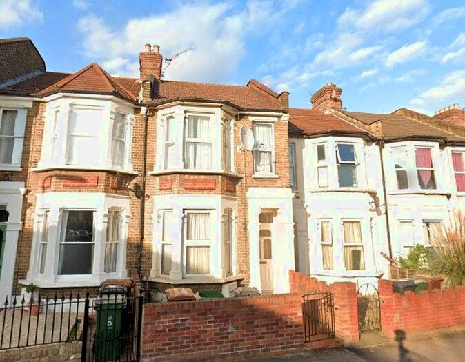 4 Bedroom Detached House To Rent In Pretoria Road, Leyton, London, E11