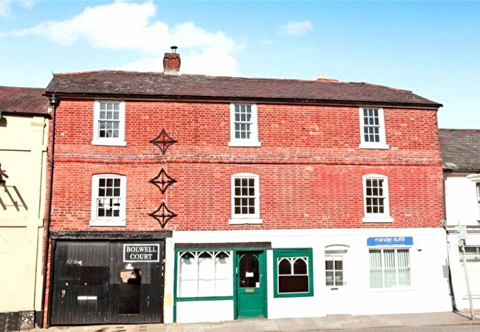 3 Bedroom Terraced House To Rent In New Park Street, Devizes, Wiltshire, SN10