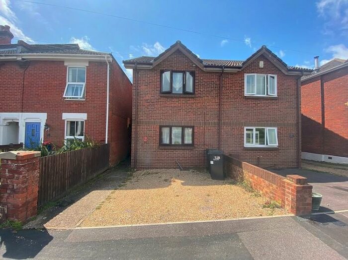 3 Bedroom Semi-Detached House To Rent In New Road, Netley Abbey, SO31