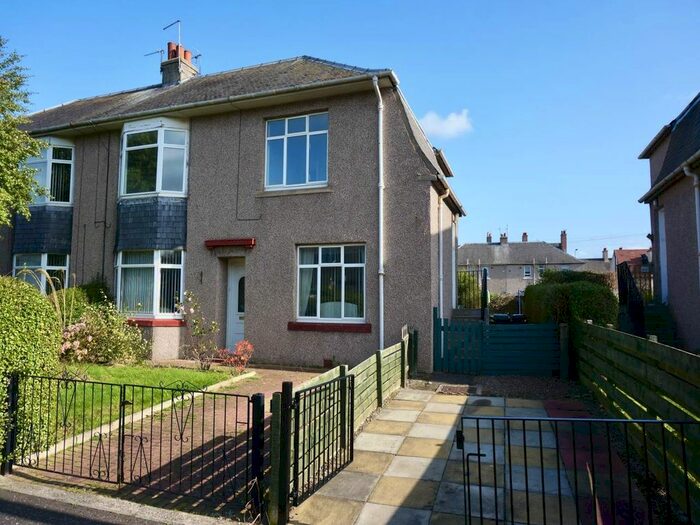 2 Bedroom Flat To Rent In Crewe Road West, Granton, Edinburgh, EH5