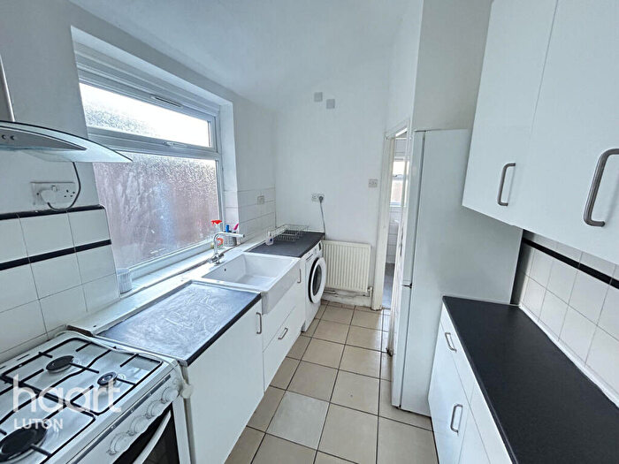 2 Bedroom Terraced House To Rent In Dallow Road, Luton, LU1