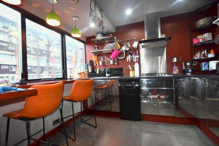 3 Bedroom Property To Rent In Vallance Road, London, E2