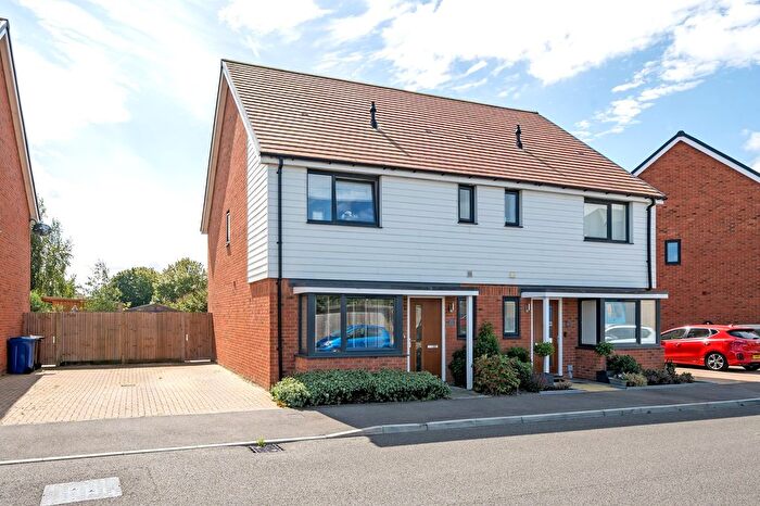 3 Bedroom Semi Detached House For Sale In Nova Avenue, Faversham, ME13
