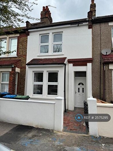 4 Bedroom Terraced House To Rent In Charnwood Road, London, SE25