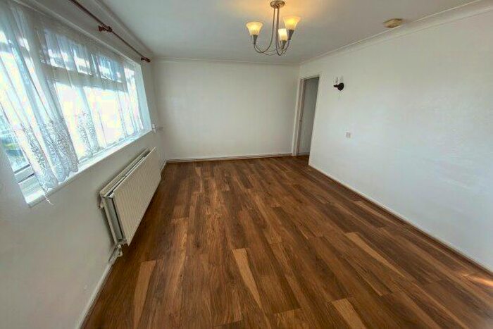 1 Bedroom Flat To Rent In Webb Rise, Stevenage, SG1