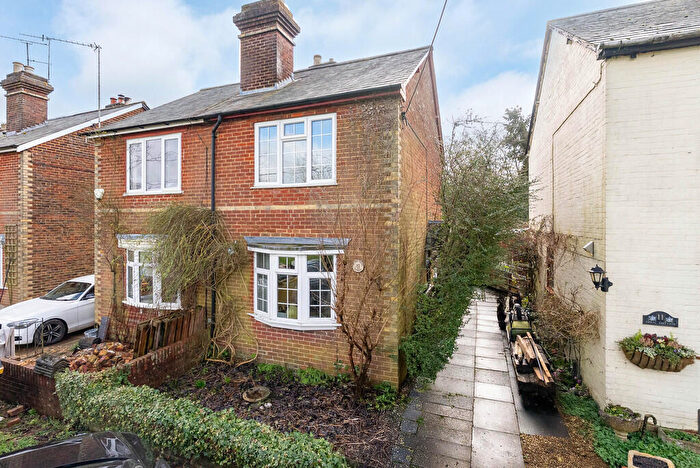 3 Bedroom Semi-Detached House For Sale In Beare Green Cottages, RH5