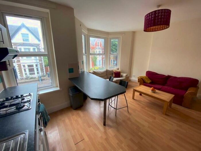 2 Bedroom Flat To Rent In Connaught Road, Roath, Cardiff, CF24