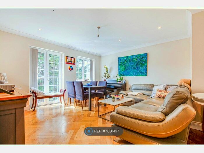 2 Bedroom Flat To Rent In Excelsior Apartments, Harrow, HA1