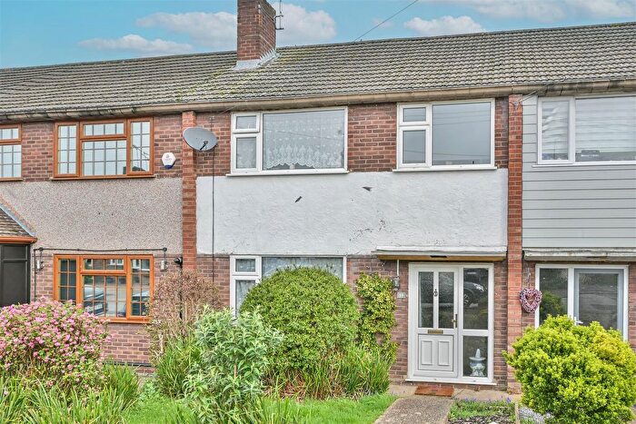 3 Bedroom Terraced House For Sale In Queenswood Avenue, Hutton, Brentwood, CM13