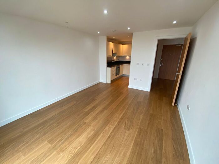 1 Bedroom Flat To Rent In Railway Terrace, Slough, SL2