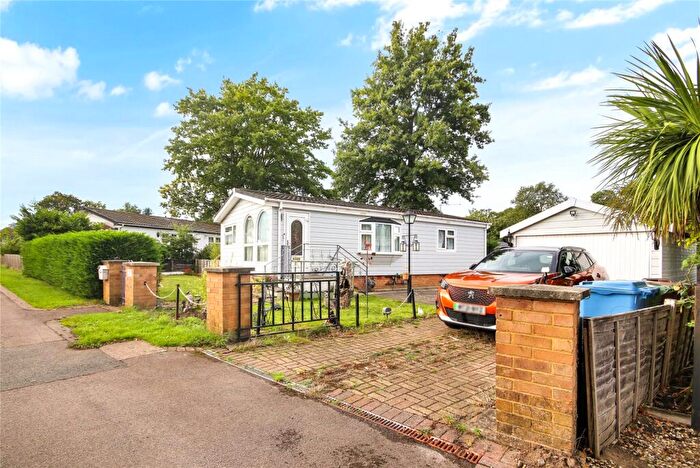 2 Bedroom Park Home For Sale In The Elms, Warfield Park, Bracknell, Berkshire, RG42