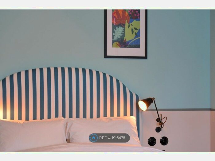 Studio To Rent In Windmill Road, London, W4