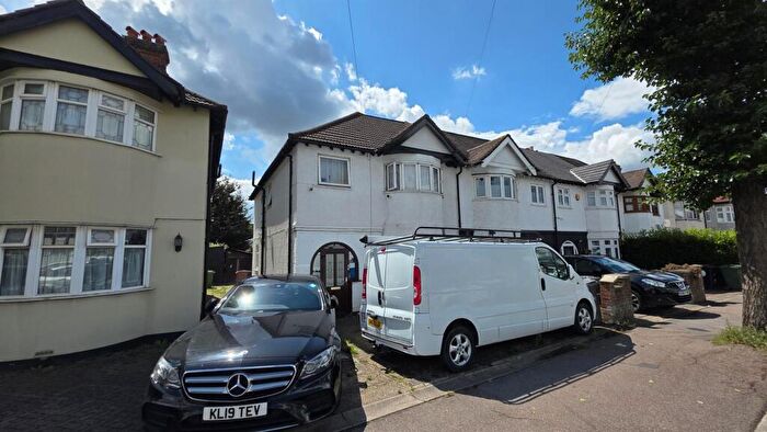4 Bedroom House To Rent In New Road, London, E4