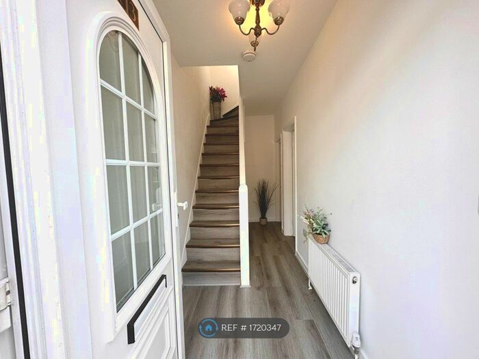 3 Bedroom Terraced House To Rent In Amersham Road, Croydon, CR0