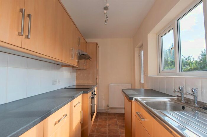 3 Bedroom Semi-Detached House To Rent In Myrtle Avenue, Bishopthorpe, York, YO23