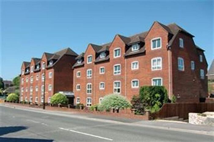 1 Bedroom Flat To Rent In Regal Court, Warminster, BA12