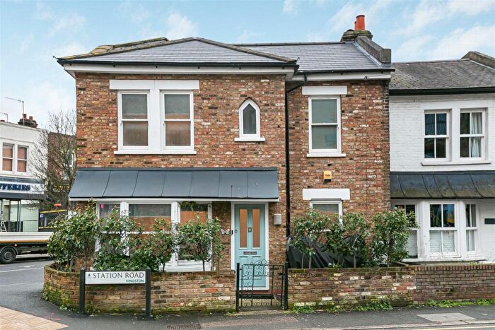 3 Bedroom End Of Terrace House For Sale In Station Road, Kingston Upon Thames, KT2