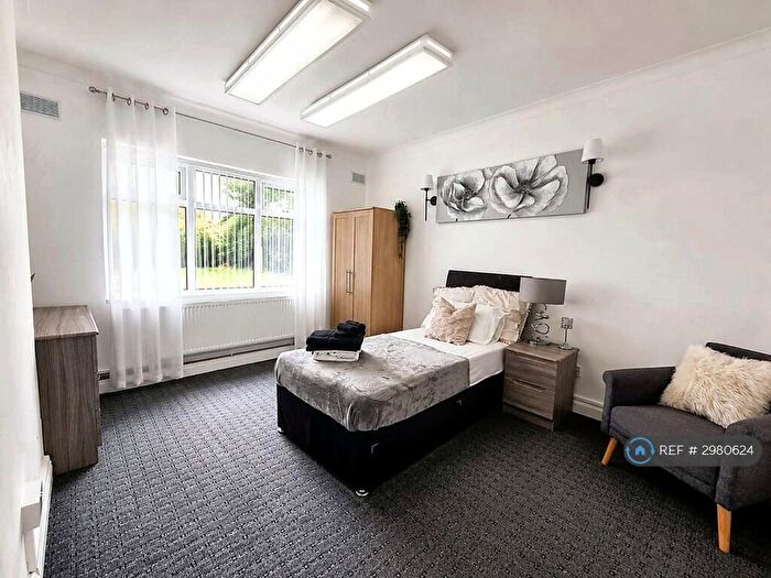 Studio To Rent In Porthill, Wolstanton, Newcastle-Under-Lyme, ST5