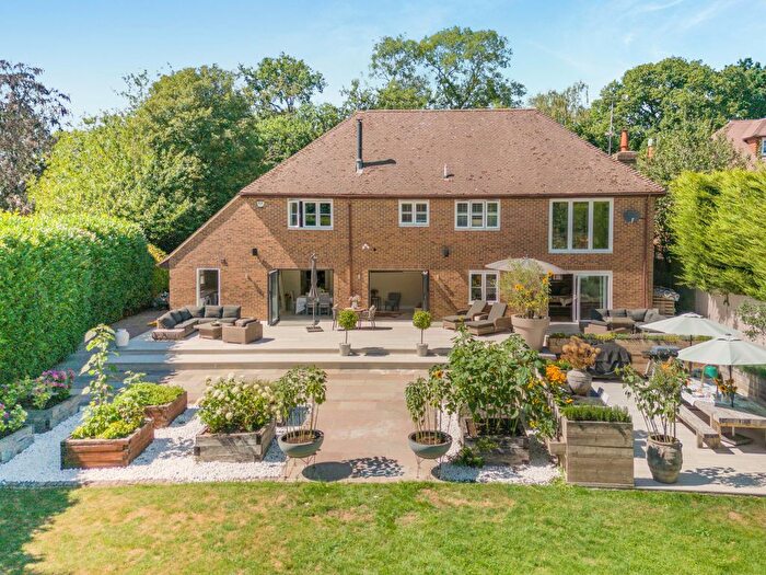 4 Bedroom Detached House For Sale In Smarden Road, Pluckley, Ashford, TN27