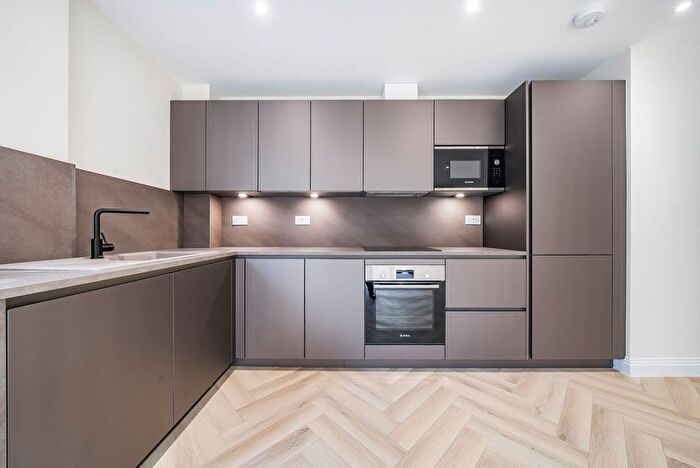 2 Bedroom Flat To Rent In Hutchins Close, Swanley, BR8