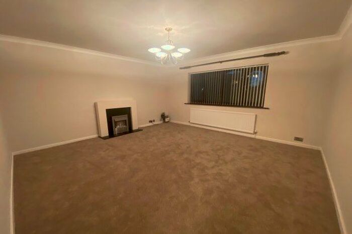 2 Bedroom Flat To Rent In Park Avenue, Southport PR9